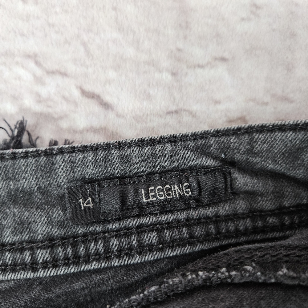 Seven7 Legging Shorts Black Jean Size 14 Womens - Picture 6 of 15